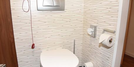 Bad im Wahlleistungszimmer der MEDICLIN Seepark Klinik