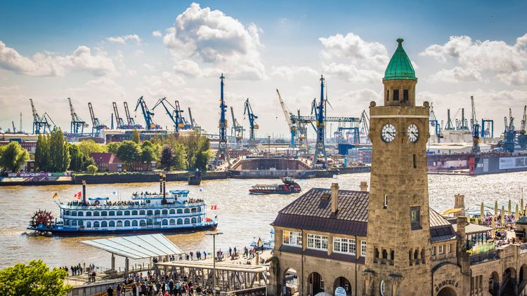Hamburger Hafen St. Pauli Landungsbrücken