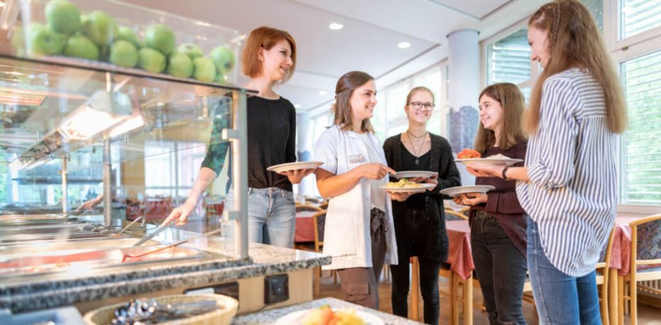 Patienten beim gemeinsamen Essen