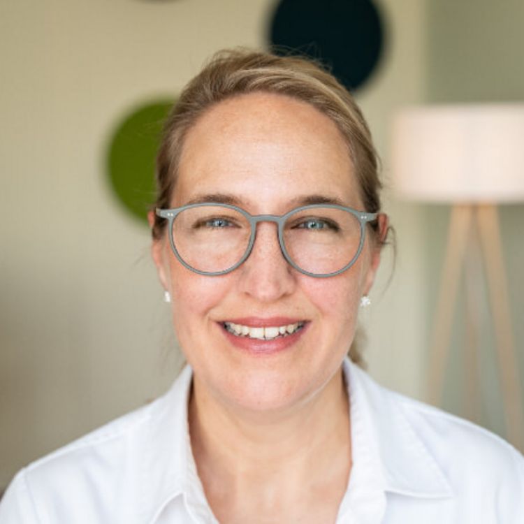 Dr. Rebecca Knoche