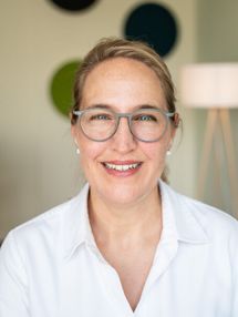 Dr. Rebecca Knoche Dr. Rebecca Knoche