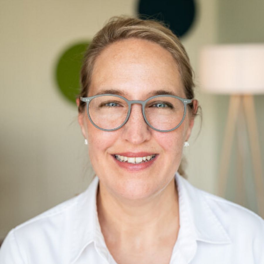 Dr. Rebecca Knoche